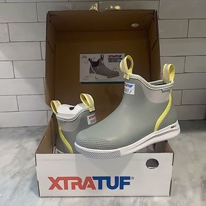 *NEW IN BOX* Women’s XTRATUF Ankle Deck Boot Sport size 9